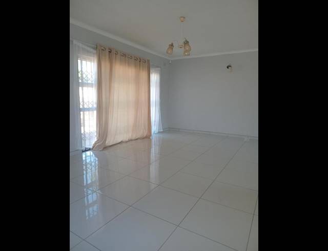3 BEDROOM PROPERTY TO RENT IN ARBORETUM